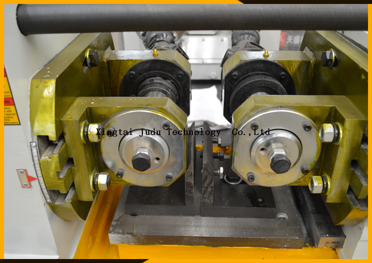 Laminadoras de roscas hidráulicas Z28-215 cilíndricas, máquina para fabricar tornillos